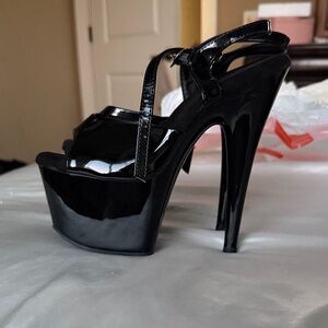Pleaser Adore 709 size 8